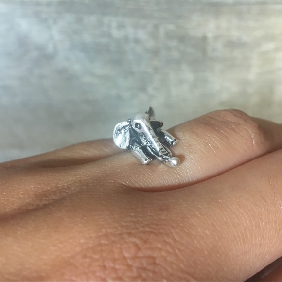 Unique Elephant Ring Antique Silver - Picture 7 of 8